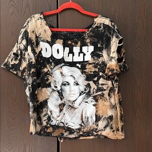 Dolly Parton black brown and white t-shirt with picture of Dolly. 2X.